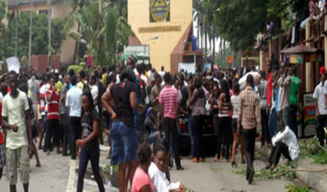 Protesting Unilag students